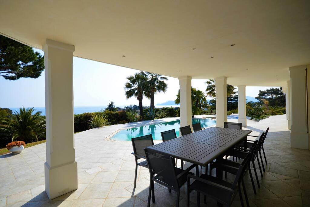 Villa Vue Mer Avec Piscine Au Calme Cannes Exterior foto